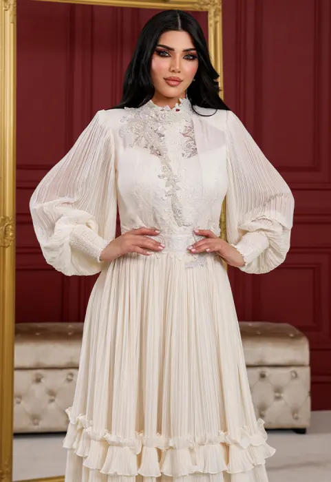 فستان ماكسي بليسيه بتطريز أنيق image 3