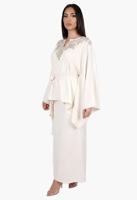 طقم قطعتين بأكمام واسعة وتطريز فاخر image 14