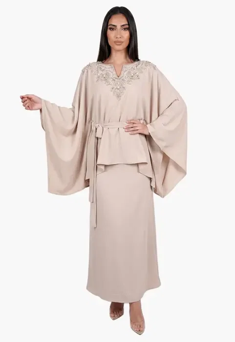 طقم قطعتين بأكمام واسعة وتطريز فاخر image 3