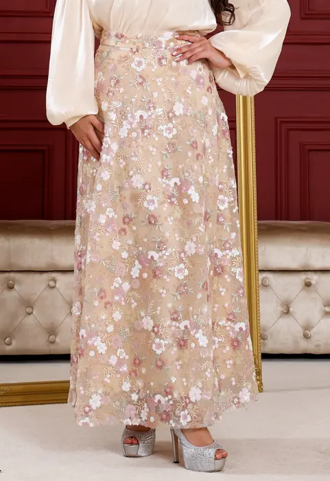 تنورة ماكسي مطرزة بالورود image 1