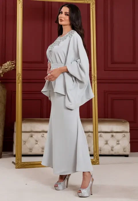 طقم قطعتين بأكمام واسعة وتطريز فاخر image 8
