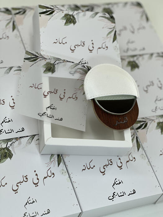 توزيعة ستاند المرايا الخشبية
( مع حفر  عالخشب ) image 2
