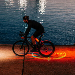 SMART TAIL LIGHT SEEMEE 300 image 1