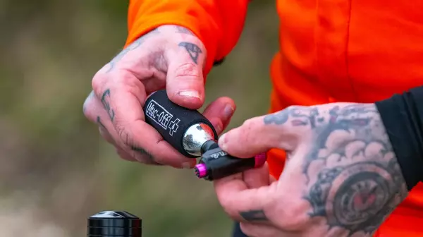 Muc-off Road Inflator Kit image 2