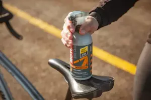 Motul Dry Clean - Bike Cleaner - 500ml image 1