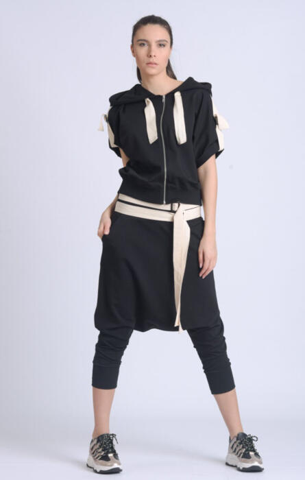 طقم رياضي نسائي-بالون ستايل – أناقة وراحة لكل يوم image 0