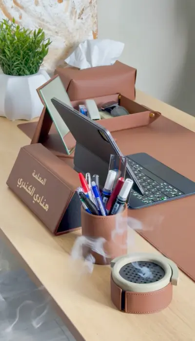 طقم مكتب جلدي فاخر بني image 0