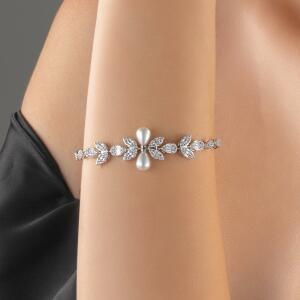 Silver Toned Flora Necklace Set image 2
