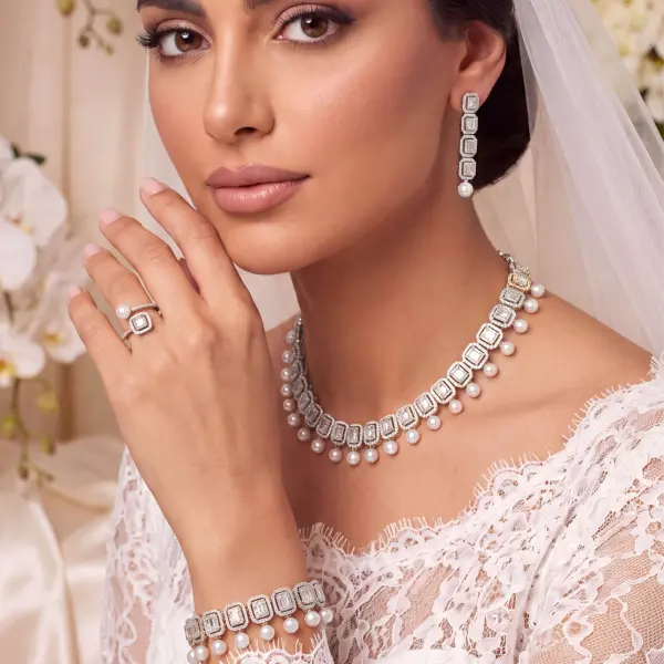 طقم مربعات مزين باللؤلؤ image 0