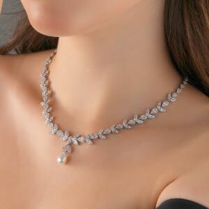 Silver Toned Flora Necklace Set image 1