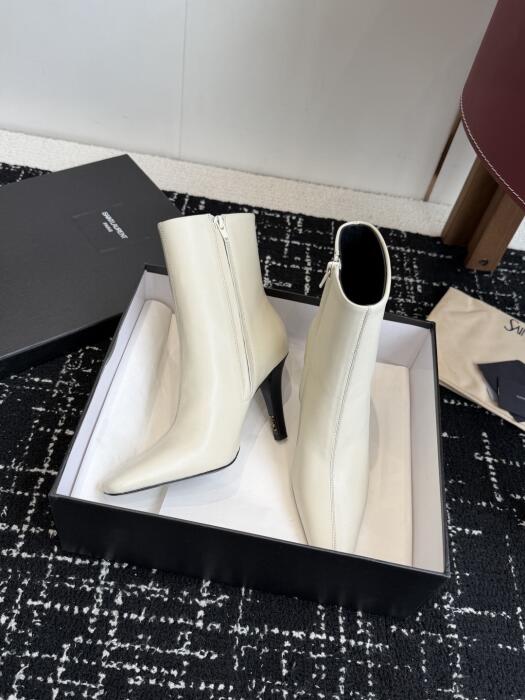 Saint Laurent image 4