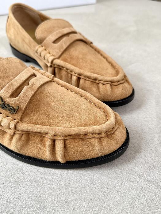 Saint Laurent image 3