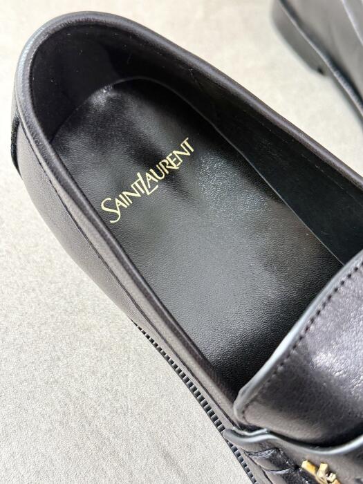 Saint Laurent image 6