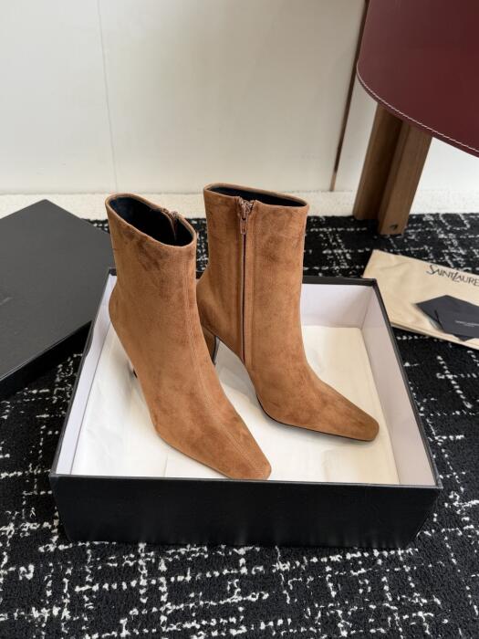 Saint Laurent image 2