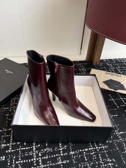 Saint Laurent image 2