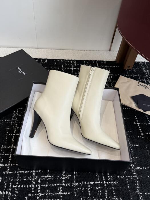 Saint Laurent image 3