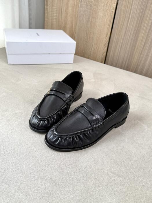 Saint Laurent image 2