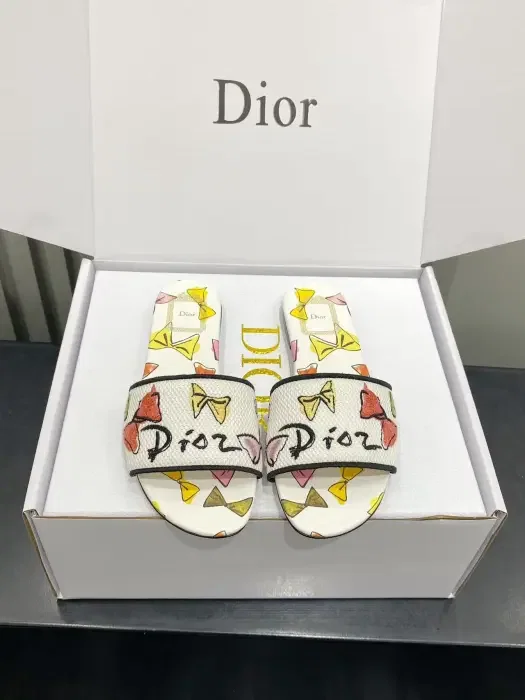 Dior image 0