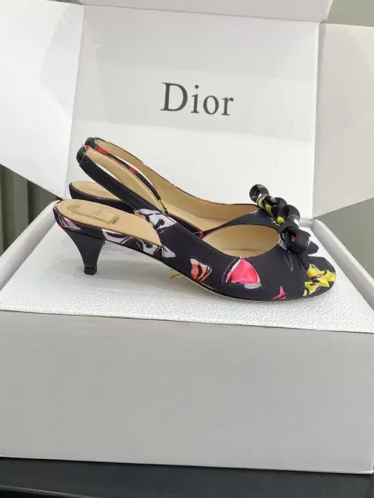 Dior image 1
