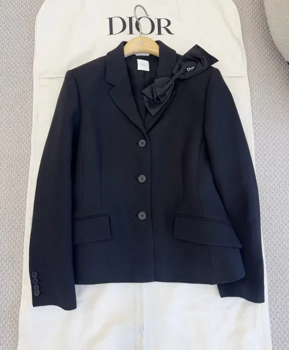 Dior image 0
