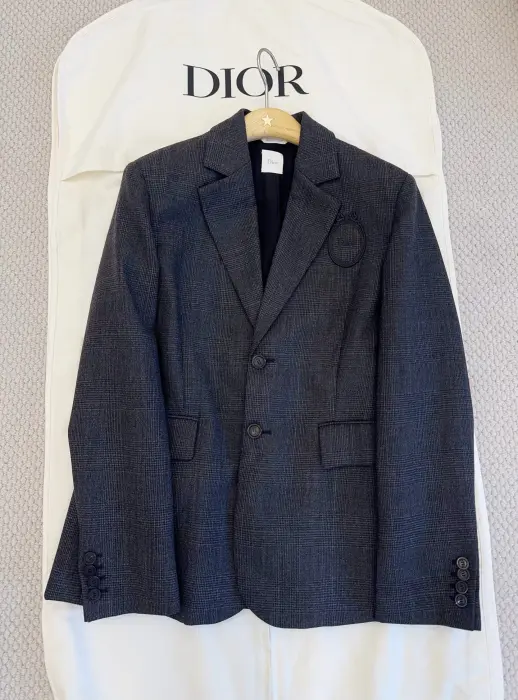 Dior image 0