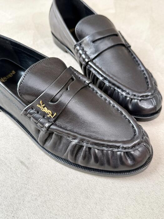 Saint Laurent image 3