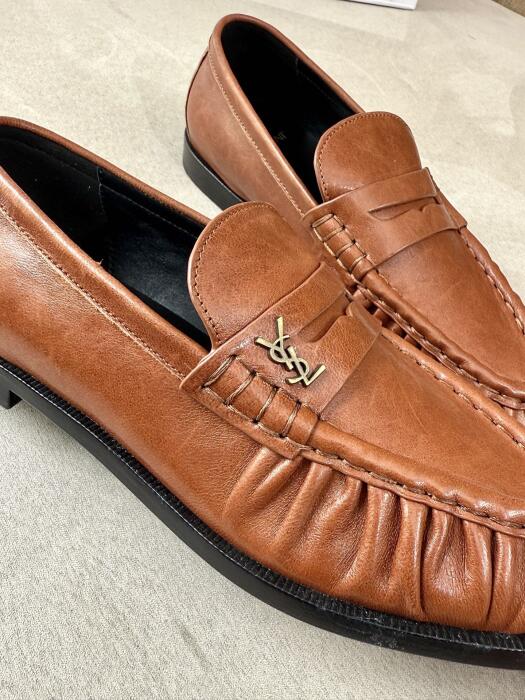 Saint Laurent image 4