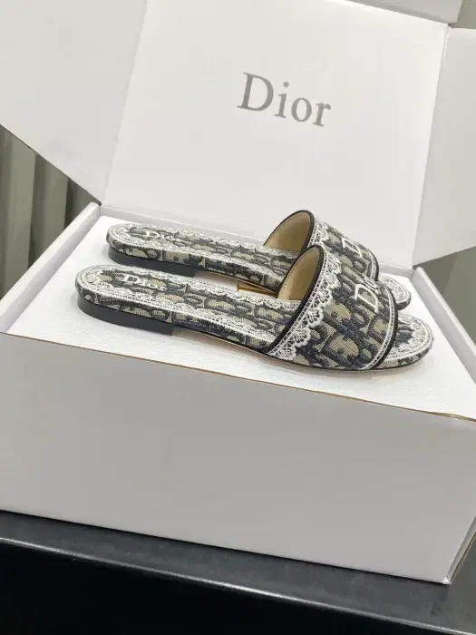Dior image 1