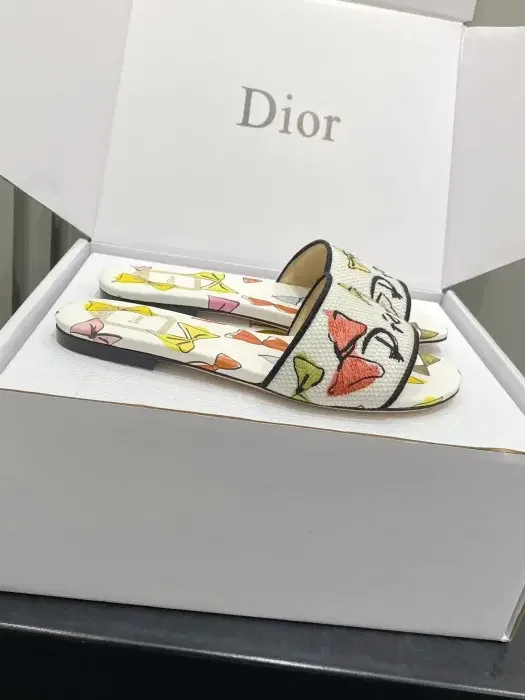 Dior image 1