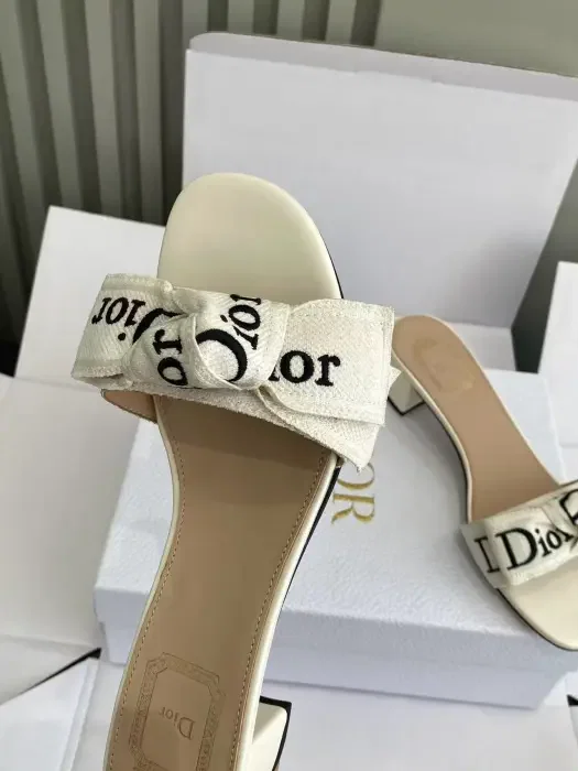 Dior image 4