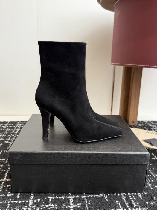Saint Laurent image 1
