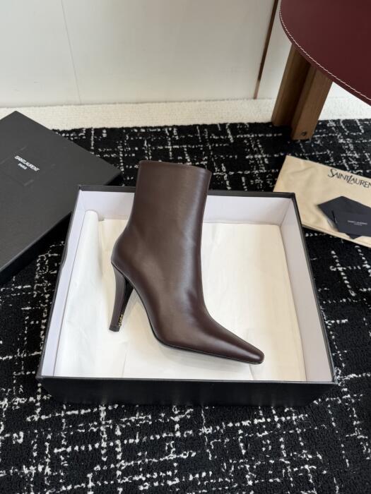 Saint Laurent image 5