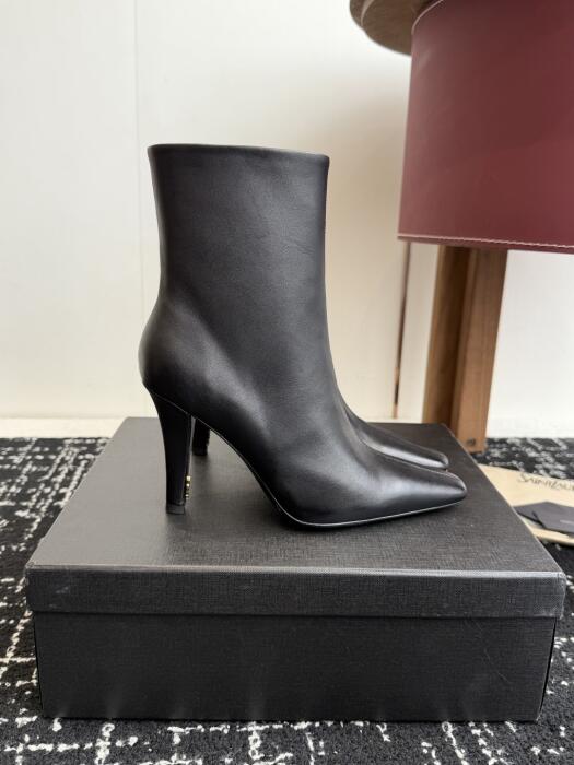 Saint Laurent image 1