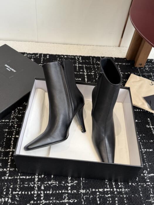 Saint Laurent image 4