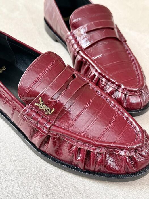Saint Laurent image 3