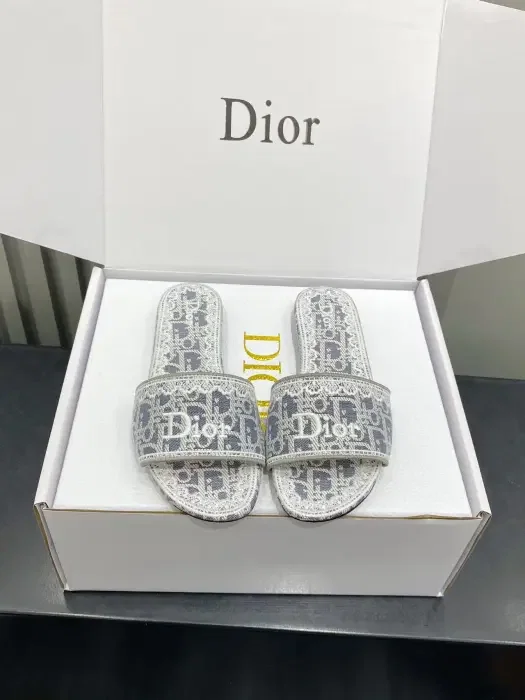 Dior image 0