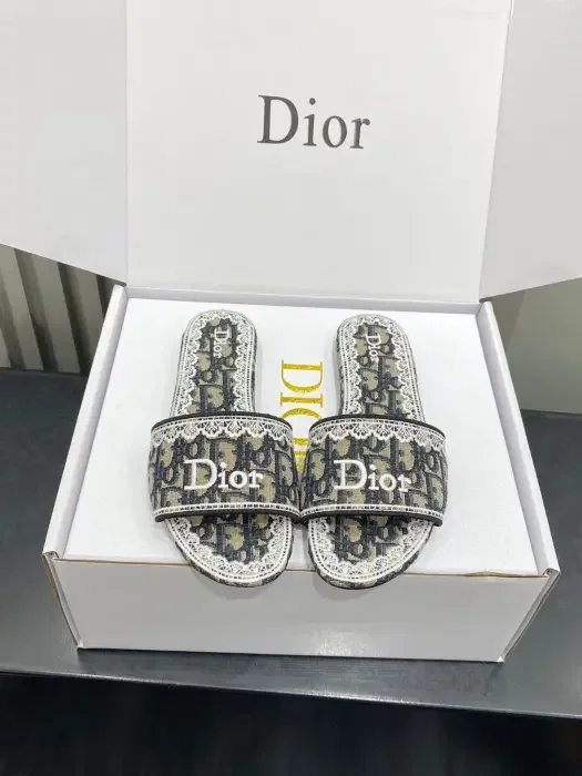 Dior image 0