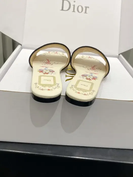 Dior image 6