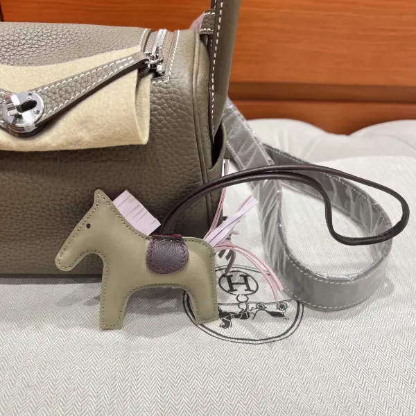 Hermes Lindy image 3