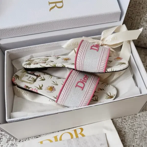 Dior image 1
