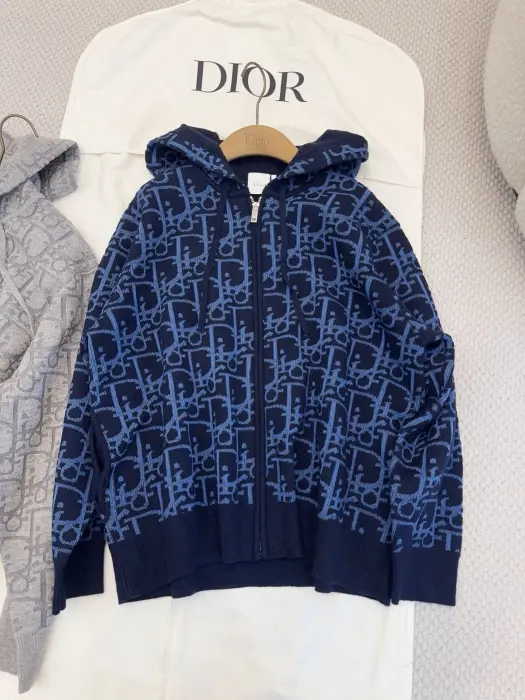 Dior image 0