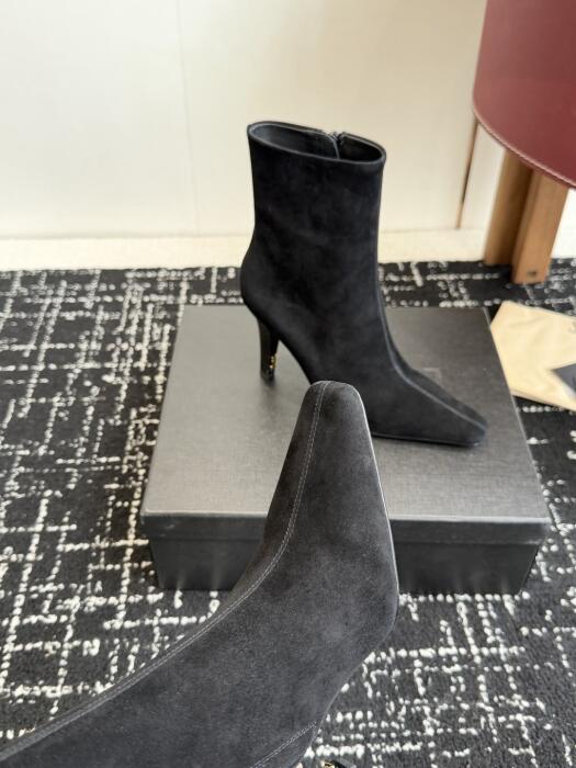 Saint Laurent image 6