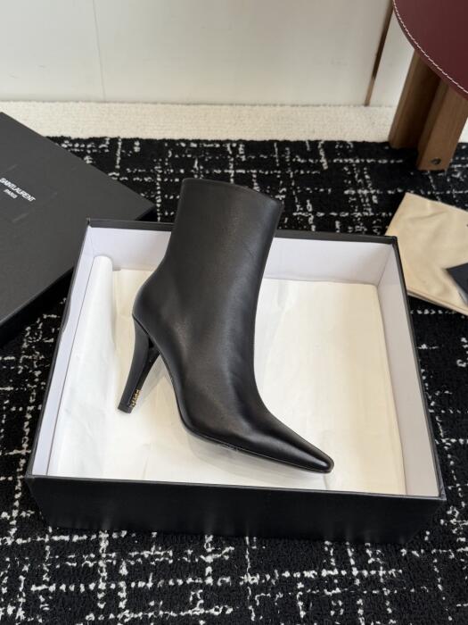 Saint Laurent image 5