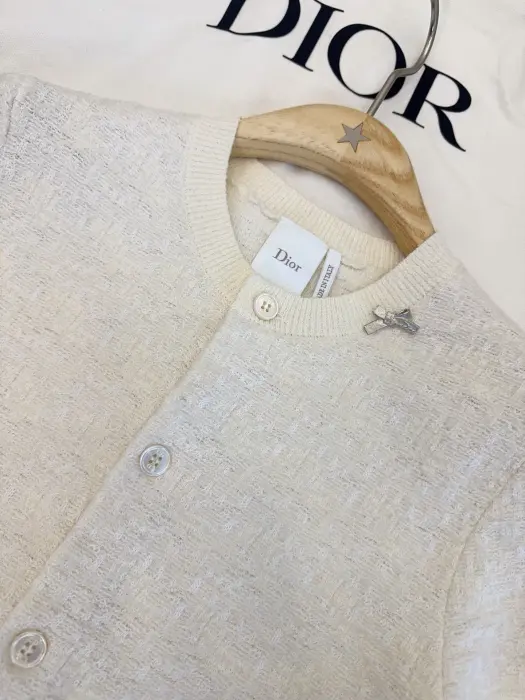 Dior image 1