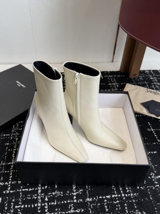Saint Laurent image 2
