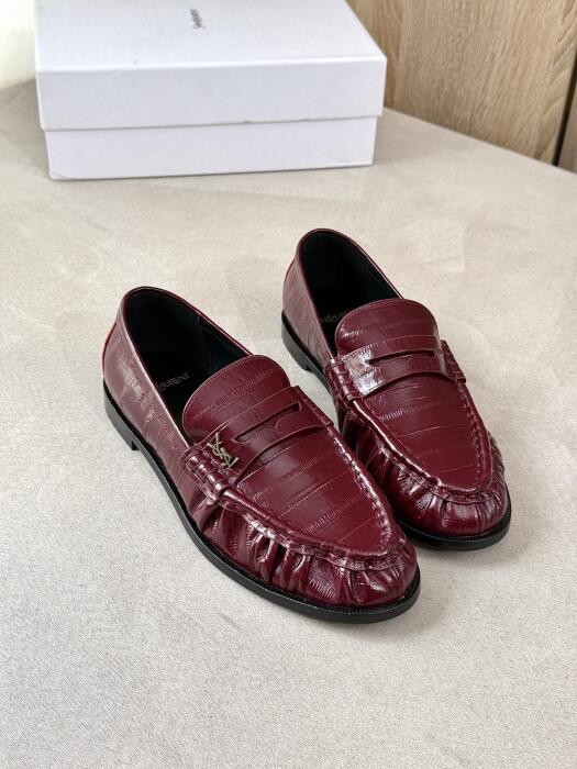 Saint Laurent image 1