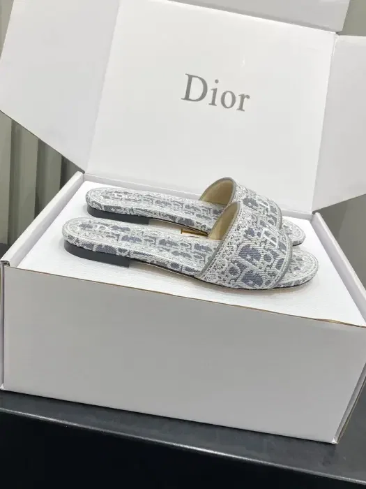 Dior image 1