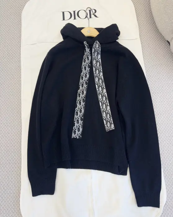 Dior image 1