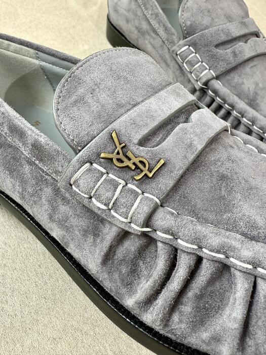 Saint Laurent image 4