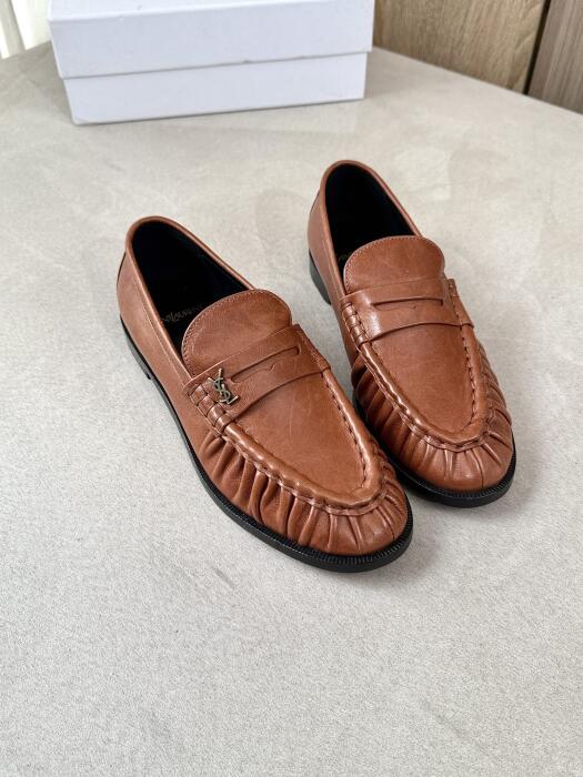 Saint Laurent image 1